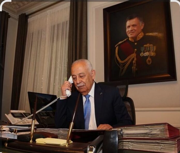 مندوبا عن الملك وولي العهد .. العيسوي يعزي عشيرة الوريكات