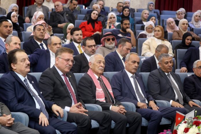 العيسوي يرعى احتفالات جامعة إربد الأهلية باليوم الوطني للعلم الأردني