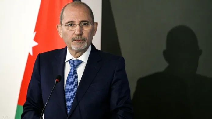وزير الخارجية يتلقى اتصالا هاتفيا من نظيره البحريني