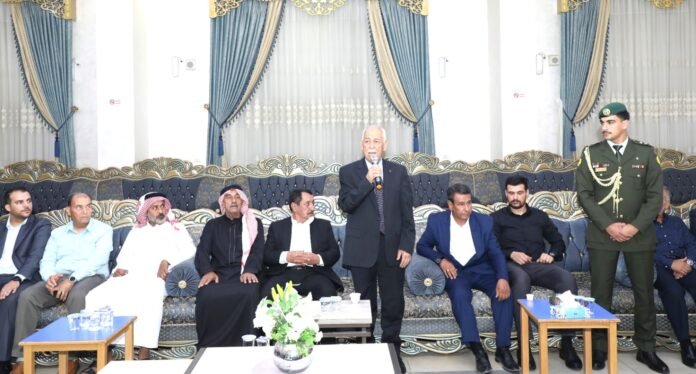 مندوبا عن الملك وولي العهد .. العيسوي يعزي عشيرة الشراري