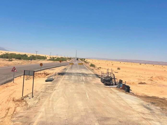 تحويلة مرورية لصيانة جسر الرصيفة على طريق عمان التنموي (صور)