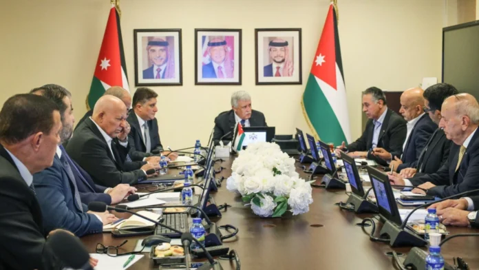 مجتمعون : ضرورة تسريع إجراءات التخليص الجمركي والمعاينة - تفاصيل