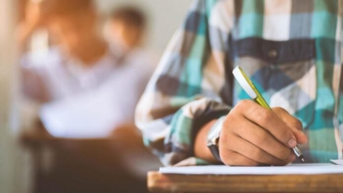 حجب تطبيقات التراسل في مناطق عقد امتحانات الثانوية العامة خلال فترة الامتحانات