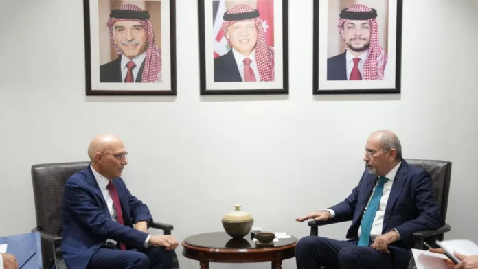 وزير الخارجية يلتقي المفوض السامي لحقوق الانسان