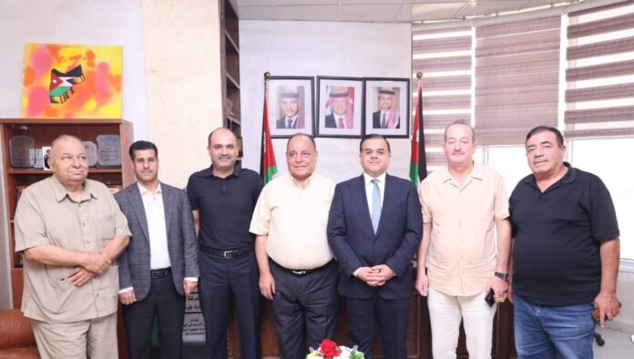 إدارة مهرجان جرش تبحث تعزيز التعاون مع غرفة التجارة
