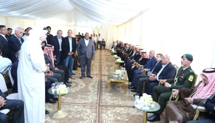 مندوبا عن الملك وولي العهد .. العيسوي يعزي قبيلتي العبادي والعدوان